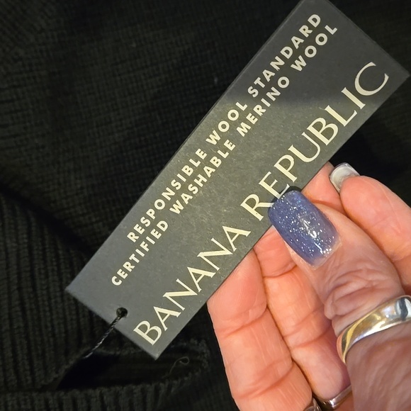 NWT Banana Republic Trendy Black 100% Merino Wool Turtleneck Sweater Dress - Picture 6 of 9